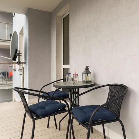 4Star Hotel - Pet-Friendly Apartment By Noclegi Renters Apartament